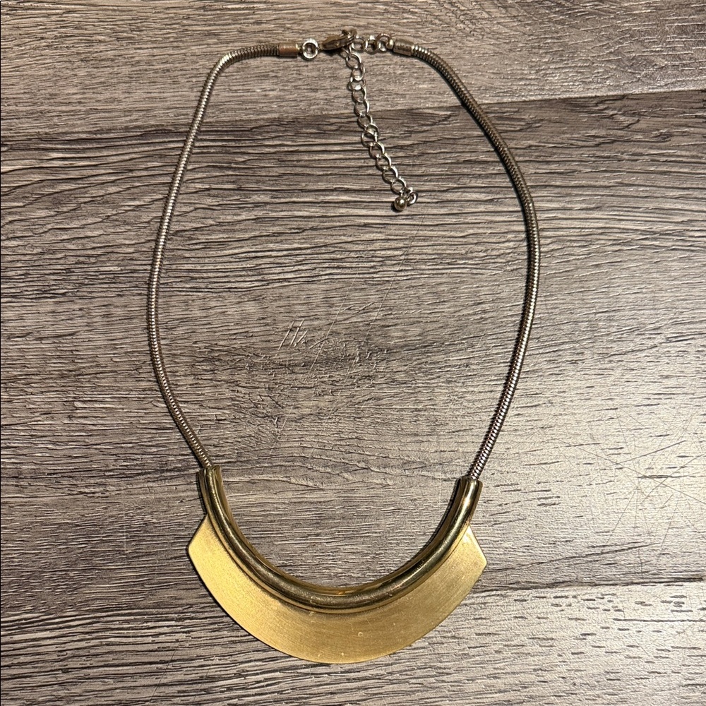 Elegant Vintage Gold-Tone Necklace